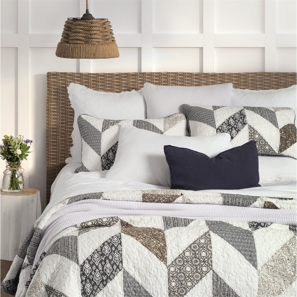 Quilts & Coverlets – Sweet Dreams Boutique